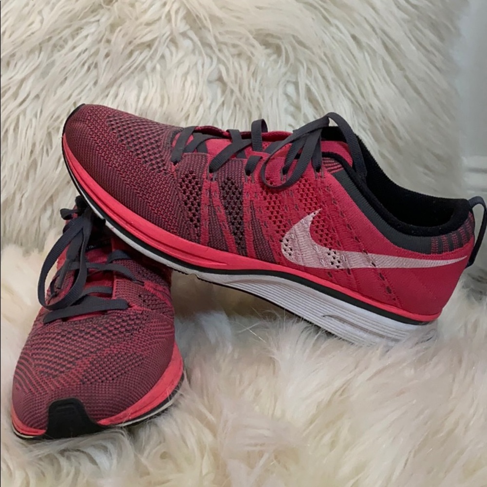 NIKE hard to find Fkyknit Trainers | 6.5